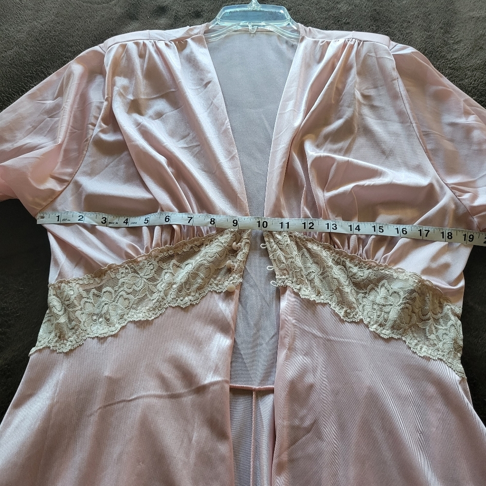 Women's Vintage Robe - Picture 7 of 8